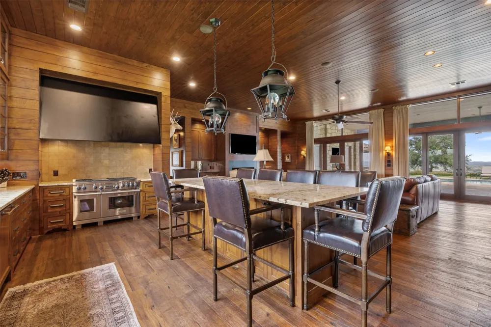 4529 Ranch Road 3347 Round Mountain, TX 78663