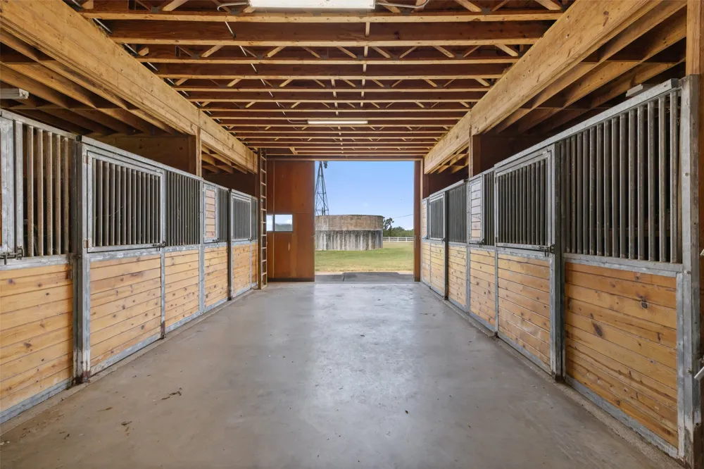 4529 Ranch Road 3347 Round Mountain, TX 78663