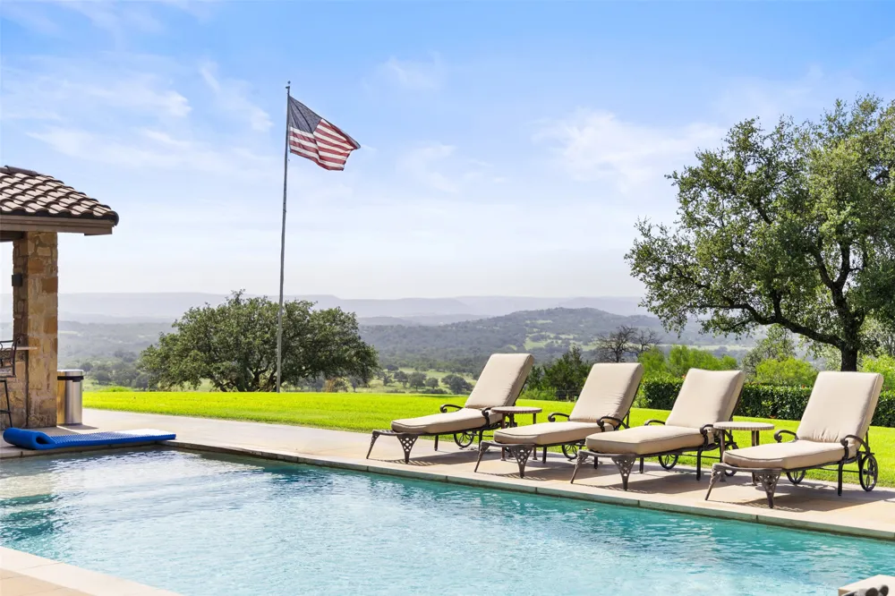 4529 Ranch Road 3347 Round Mountain, TX 78663