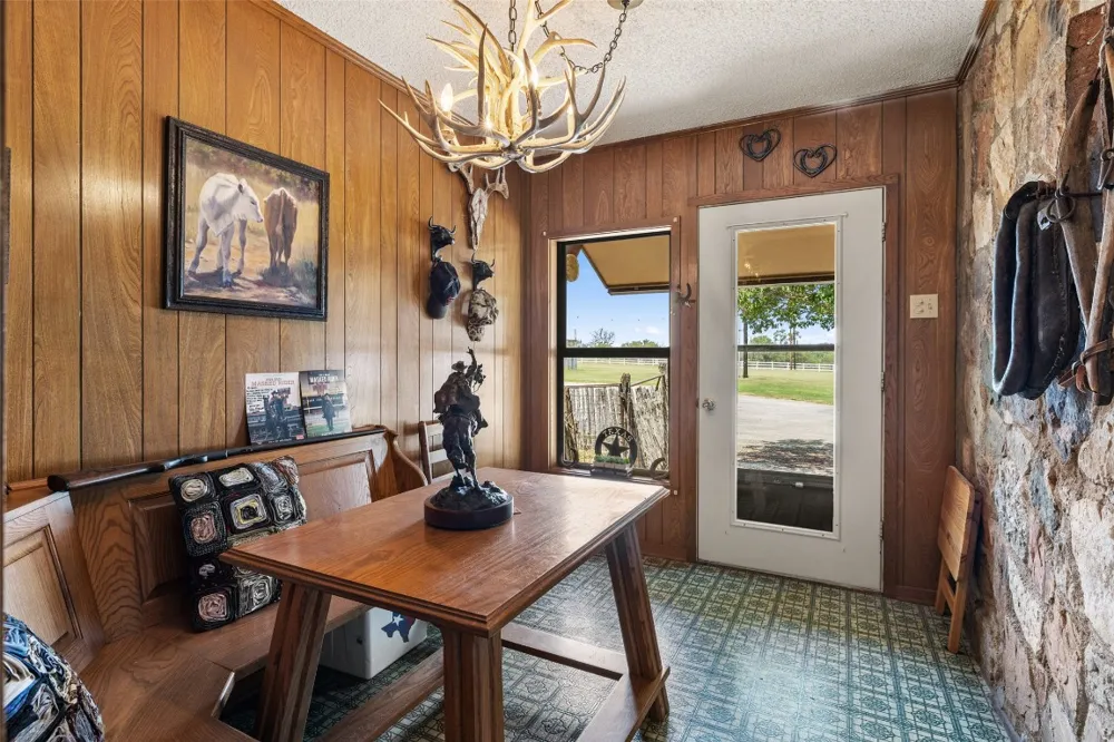 4529 Ranch Road 3347 Round Mountain, TX 78663