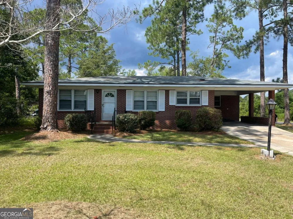 27 E Bruce ST Mcrae-Helena, GA 31055