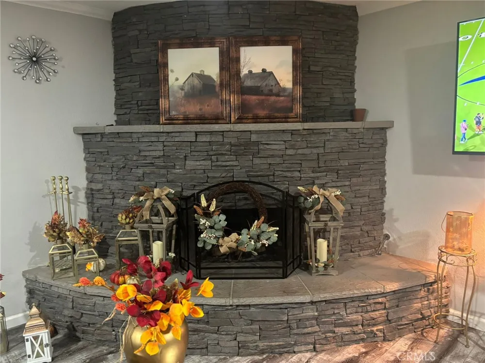 6995 Summit Valley Road Hesperia, CA 92345
