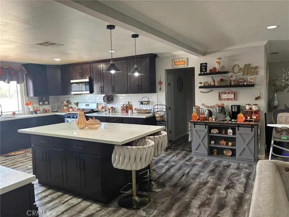 6995 Summit Valley Road Hesperia, CA 92345