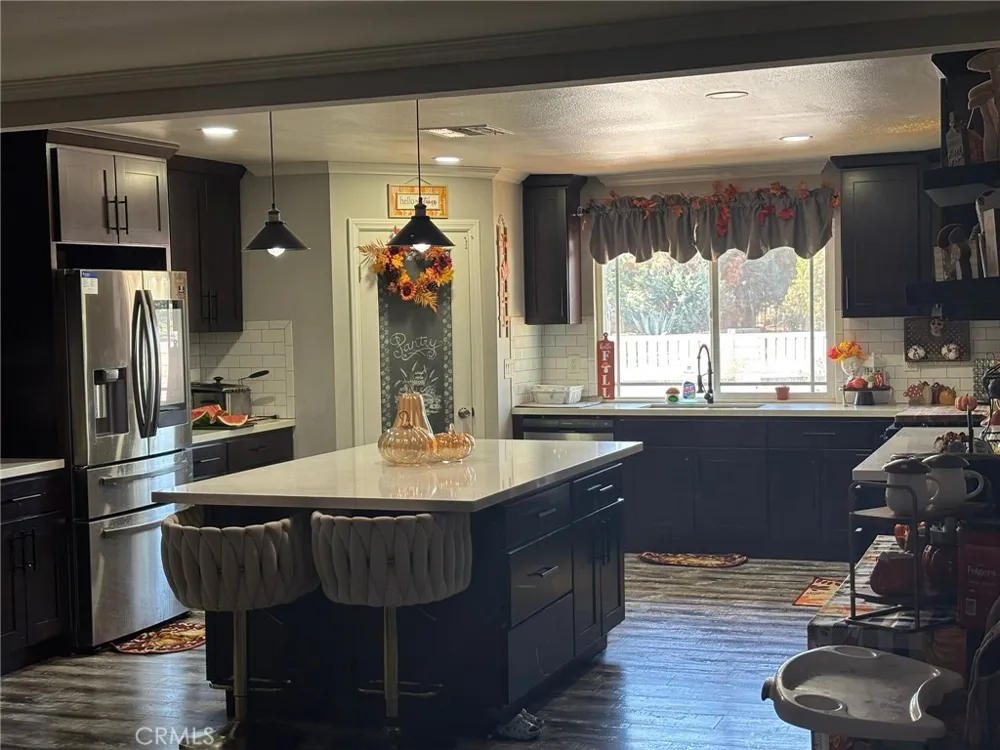 6995 Summit Valley Road Hesperia, CA 92345