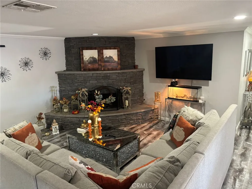 6995 Summit Valley Road Hesperia, CA 92345
