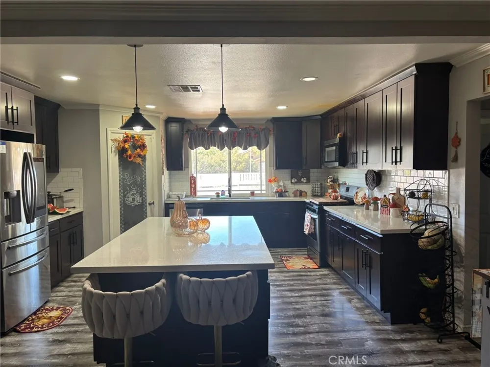 6995 Summit Valley Road Hesperia, CA 92345