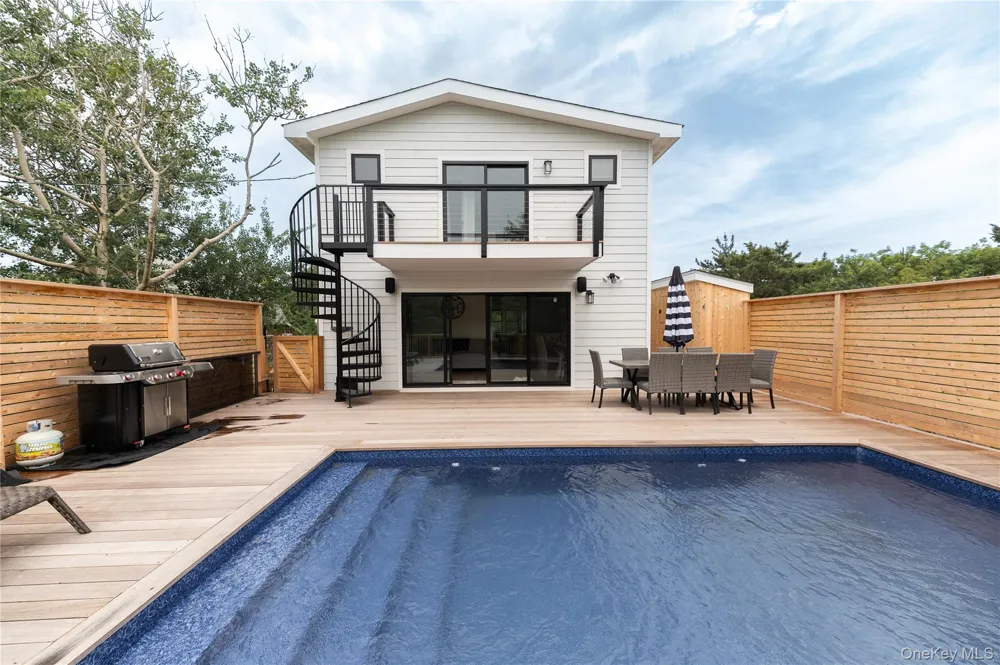 108 Ocean Road Ocean Beach, NY 11770