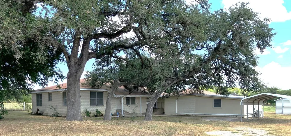 487 Us Highway 77a Cuero, TX 77954