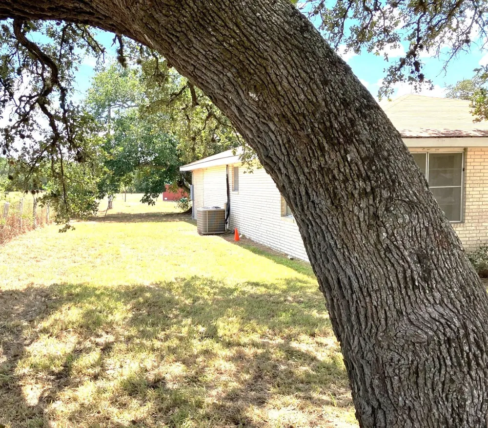 487 Us Highway 77a Cuero, TX 77954