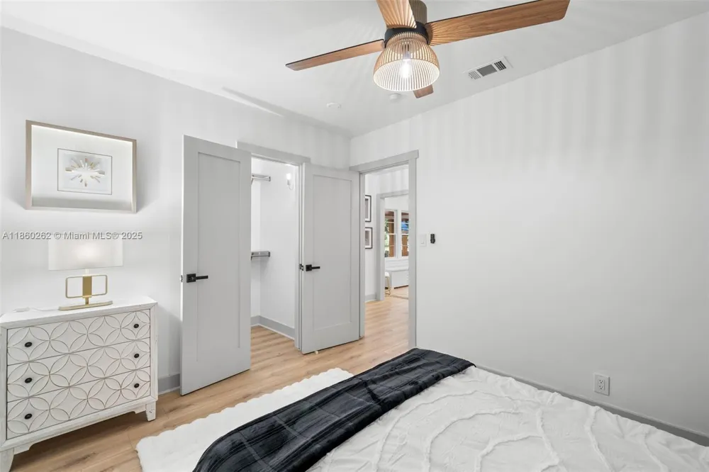 4536 1ST AVENUE N St Petersburg, FL 33713