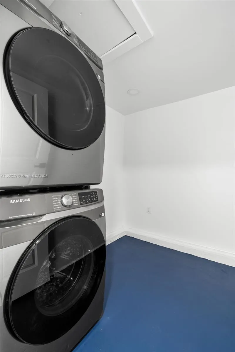 4536 1ST AVENUE N St Petersburg, FL 33713