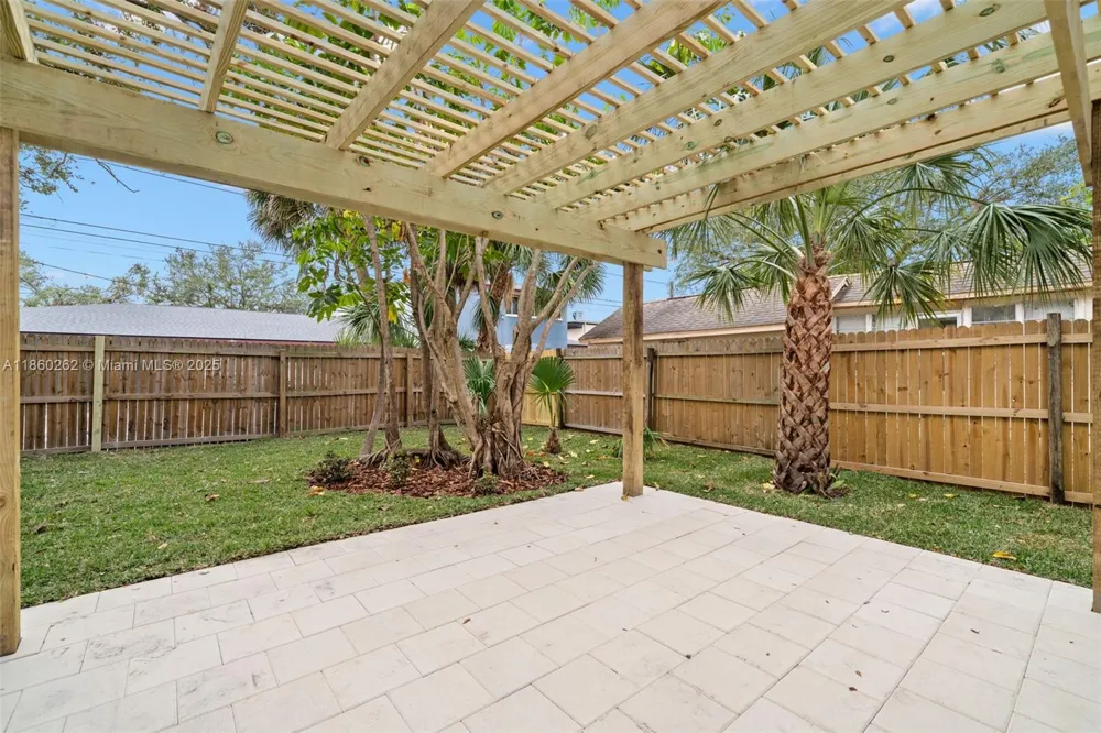 4536 1ST AVENUE N St Petersburg, FL 33713