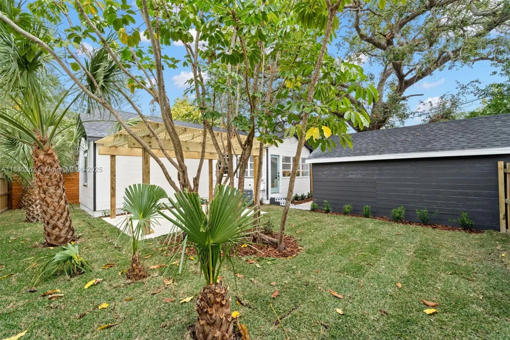 4536 1ST AVENUE N St Petersburg, FL 33713