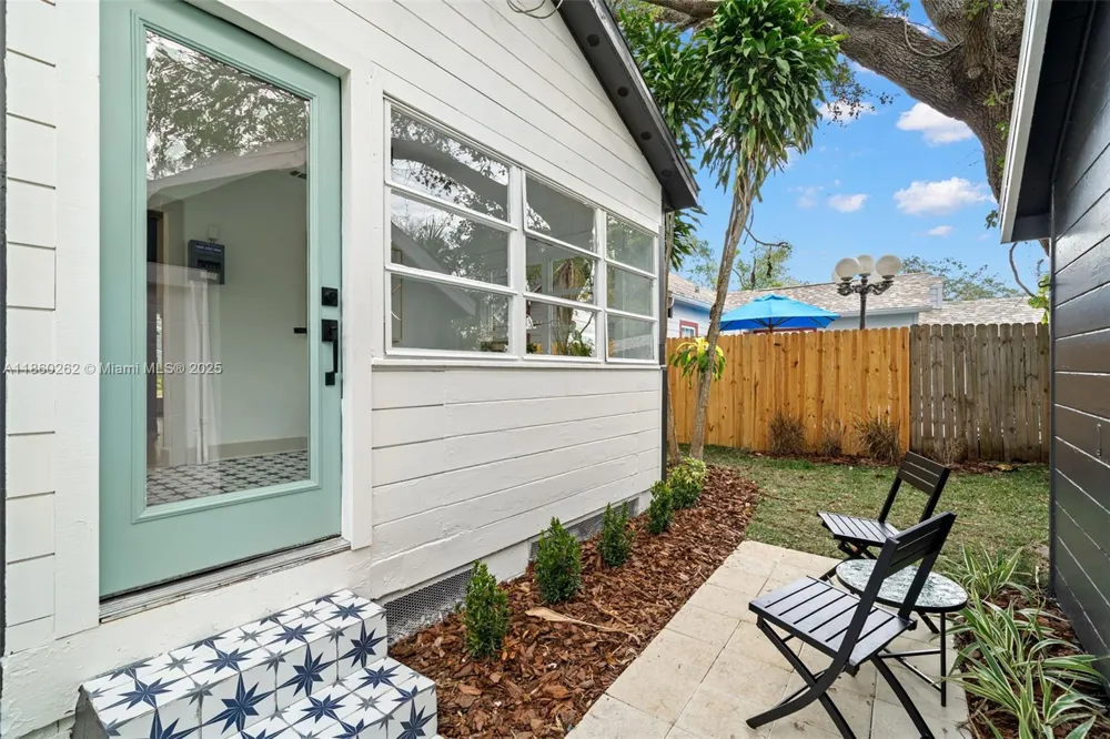 4536 1ST AVENUE N St Petersburg, FL 33713