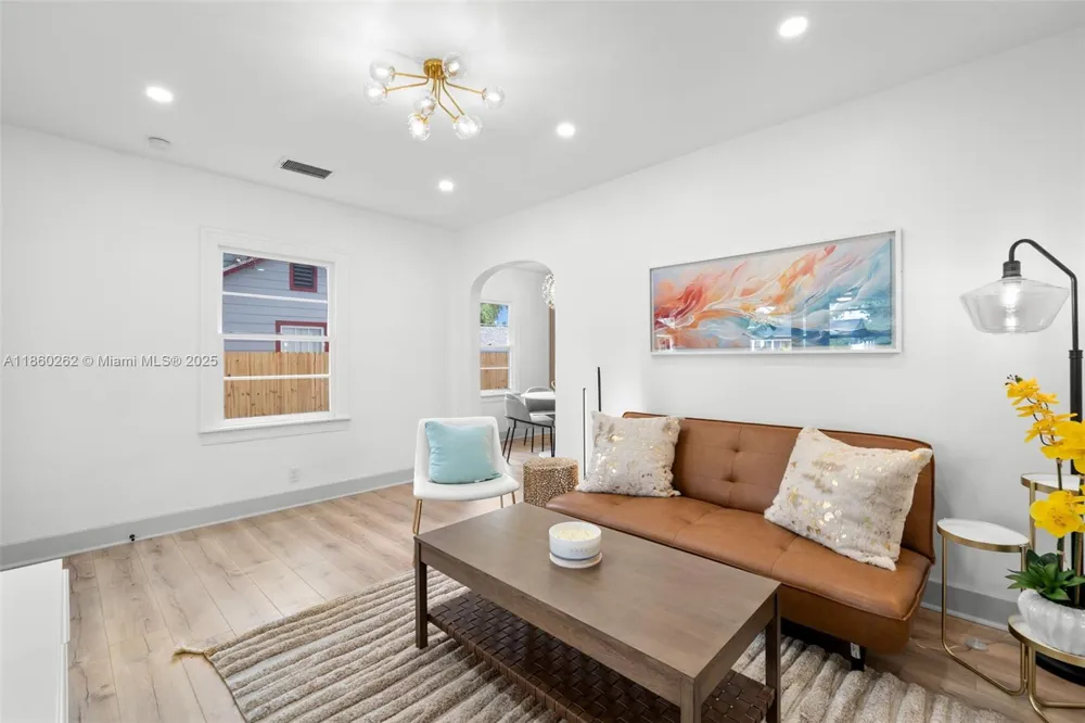 4536 1ST AVENUE N St Petersburg, FL 33713