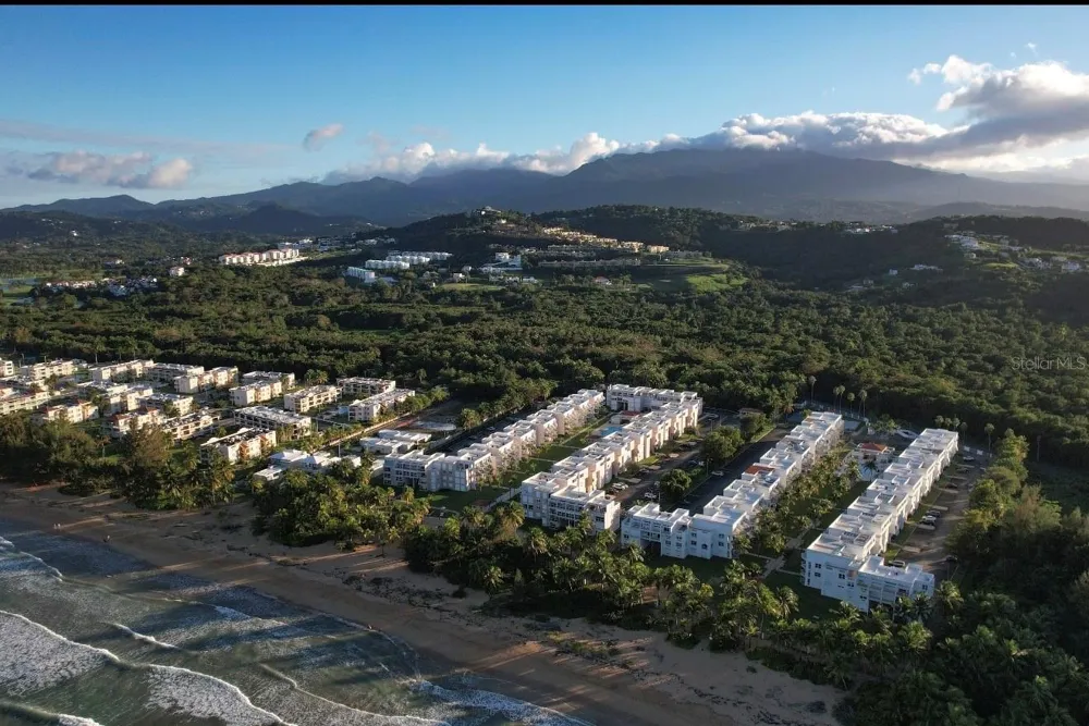 PR-968 KM 2.2 LAS PICUAS Rio Grande, PR 00745