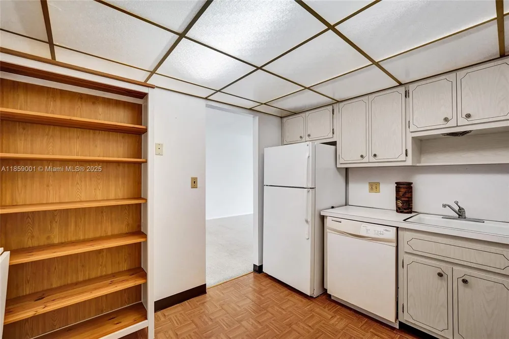 1965 S Ocean Dr #7K Hallandale Beach, FL 33009
