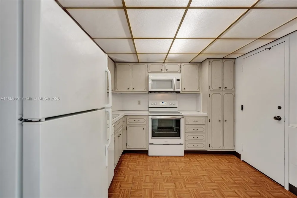 1965 S Ocean Dr #7K Hallandale Beach, FL 33009
