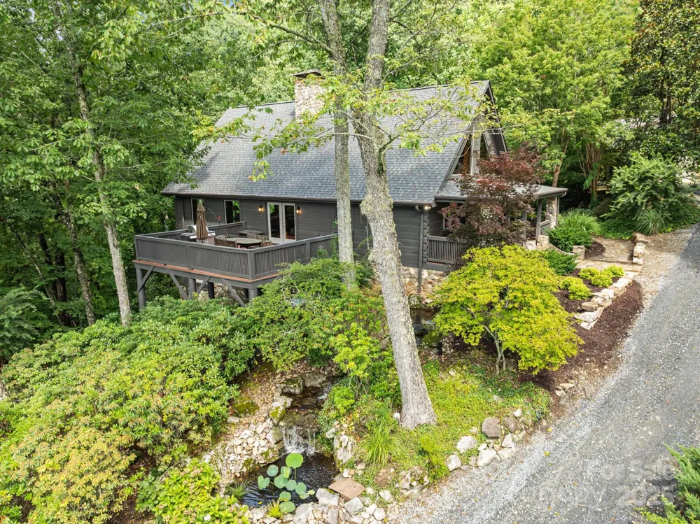 670 Barber Road Zirconia, NC 28790