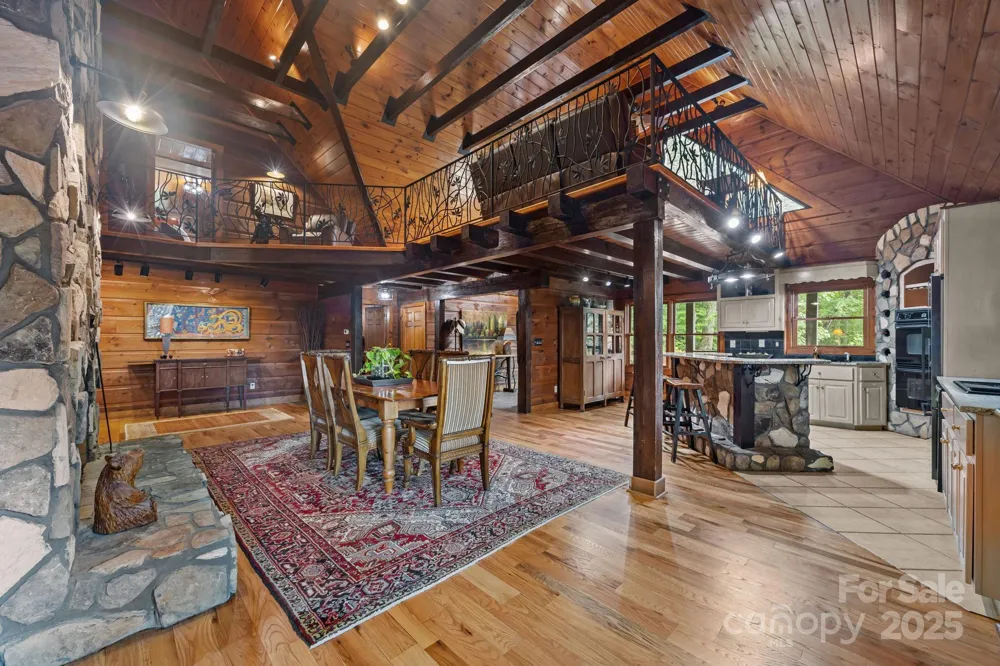 670 Barber Road Zirconia, NC 28790