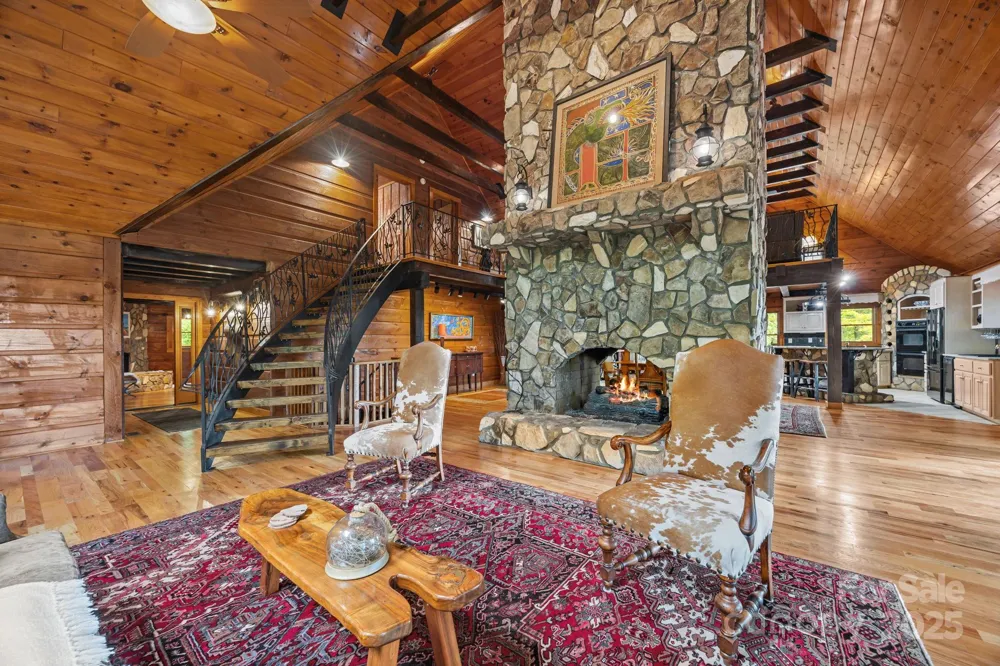 670 Barber Road Zirconia, NC 28790