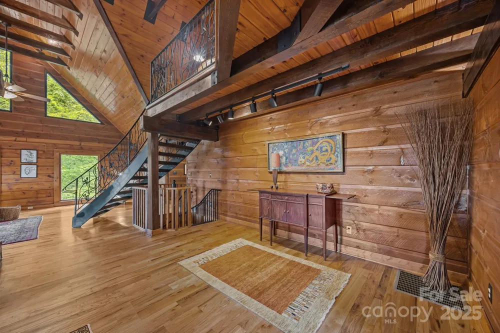 670 Barber Road Zirconia, NC 28790