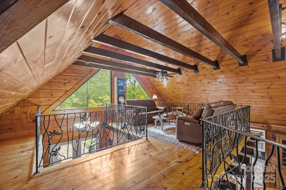 670 Barber Road Zirconia, NC 28790