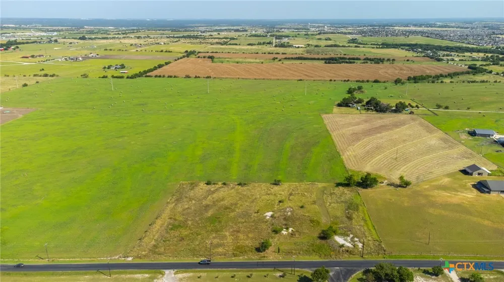1499 County Road 311 Jarrell, TX 76537
