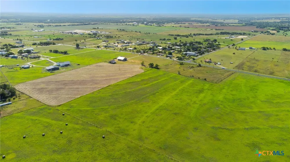1499 County Road 311 Jarrell, TX 76537