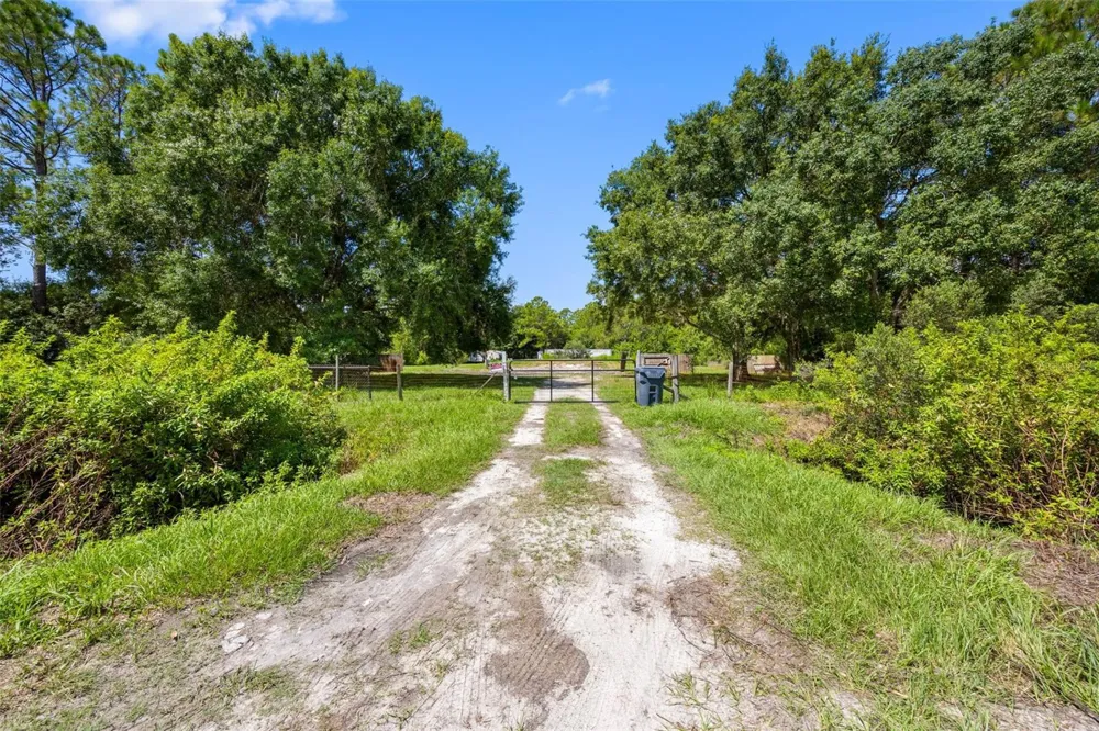 3207 CYPRESS TRAILS DRIVE Polk City, FL 33868