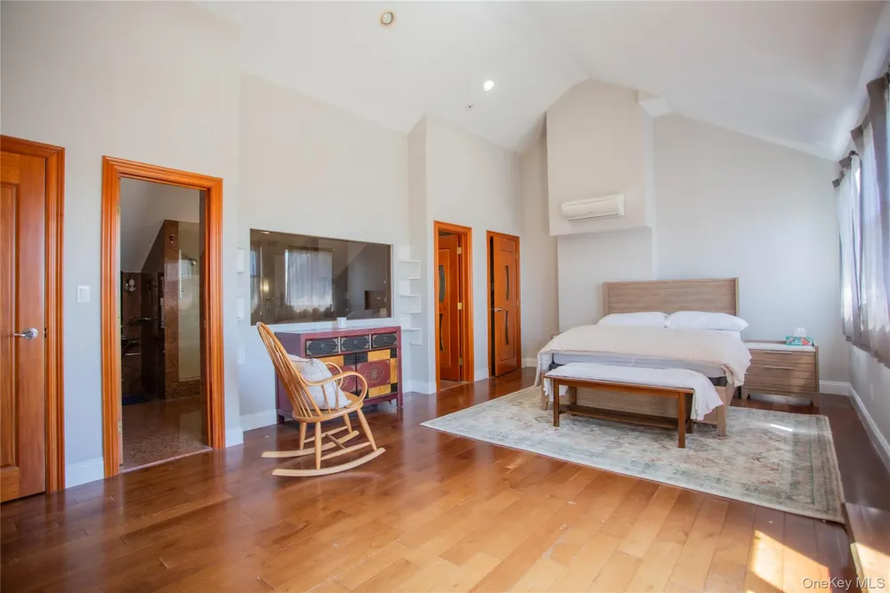 521 W Broadway #B Long Beach, NY 11561