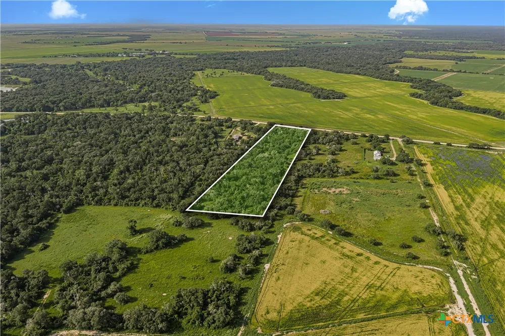 CR 394 El Campo, TX 77437