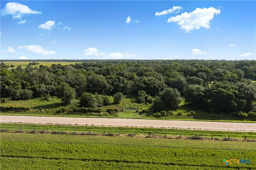 CR 394 El Campo, TX 77437