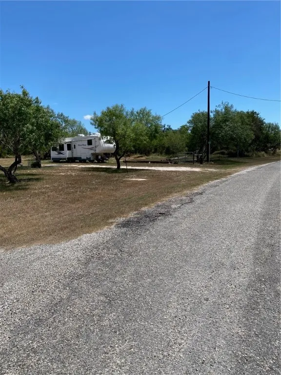 106 Lenette Drive Woodsboro, TX 78393