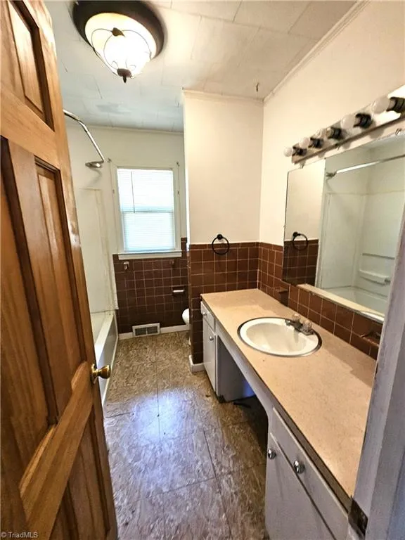 2447 Piney Mountain Road Walnut Cove, NC 27052