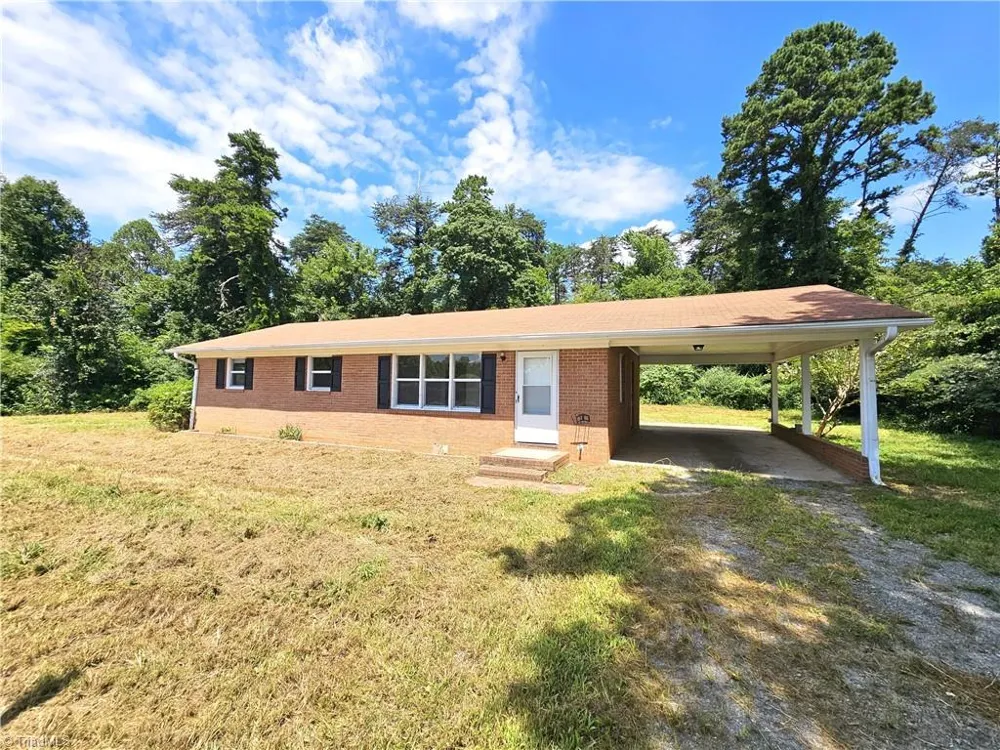 2447 Piney Mountain Road Walnut Cove, NC 27052