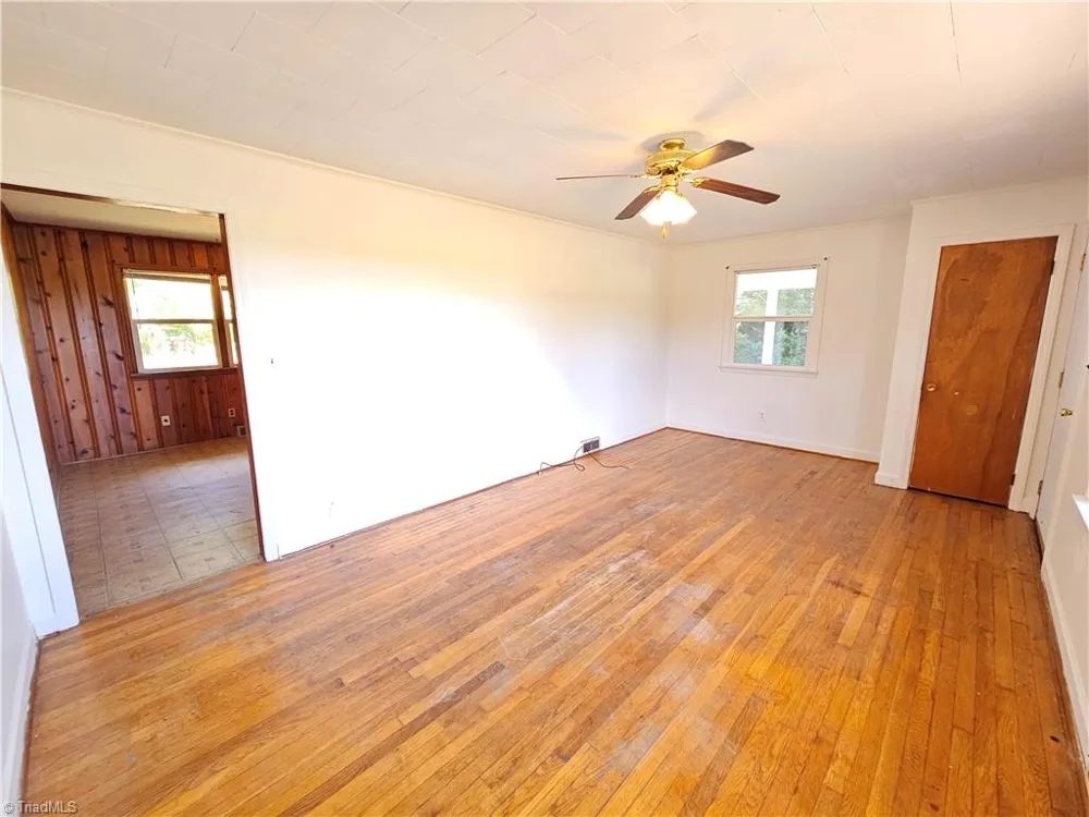 2447 Piney Mountain Road Walnut Cove, NC 27052