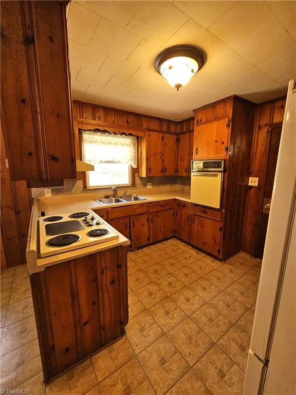 2447 Piney Mountain Road Walnut Cove, NC 27052