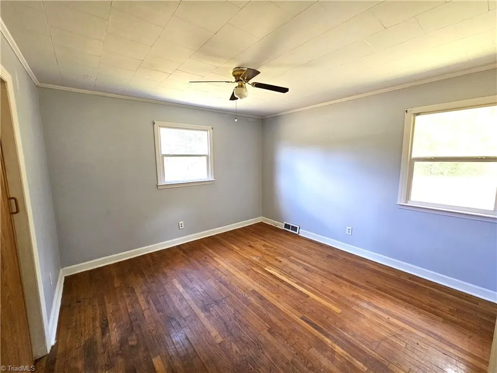 2447 Piney Mountain Road Walnut Cove, NC 27052