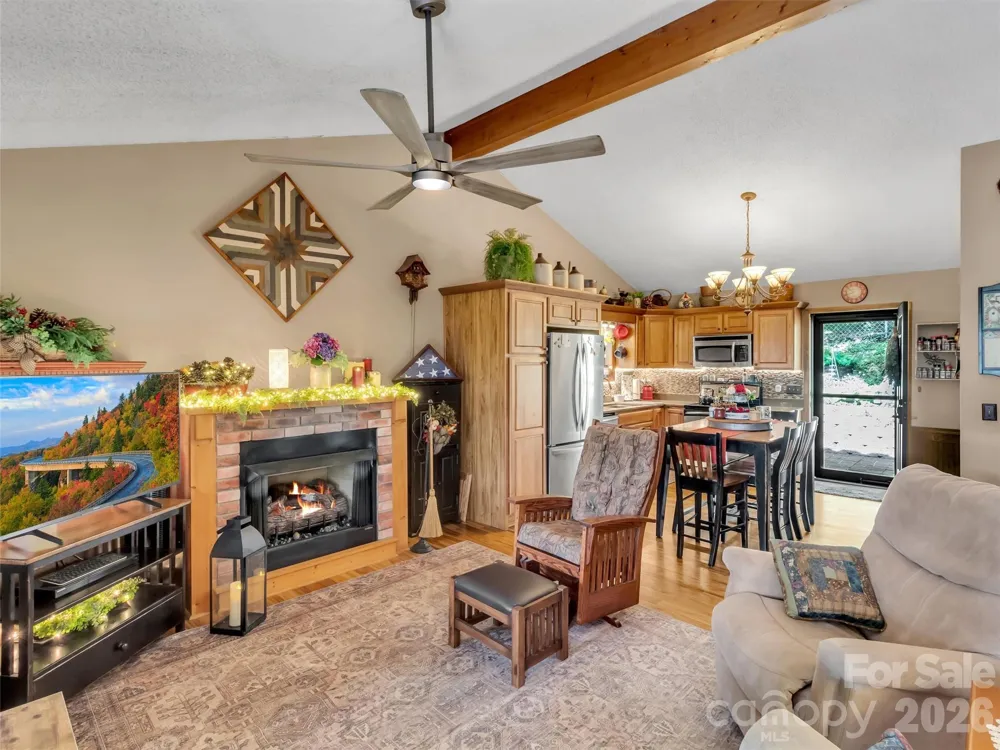 346 Wendy Way Clyde, NC 28721
