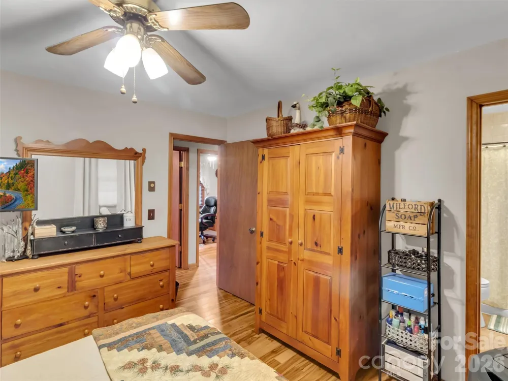 346 Wendy Way Clyde, NC 28721