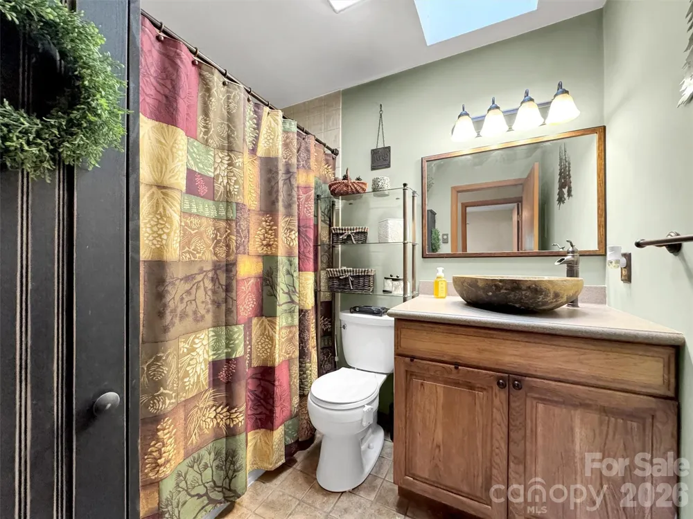 346 Wendy Way Clyde, NC 28721