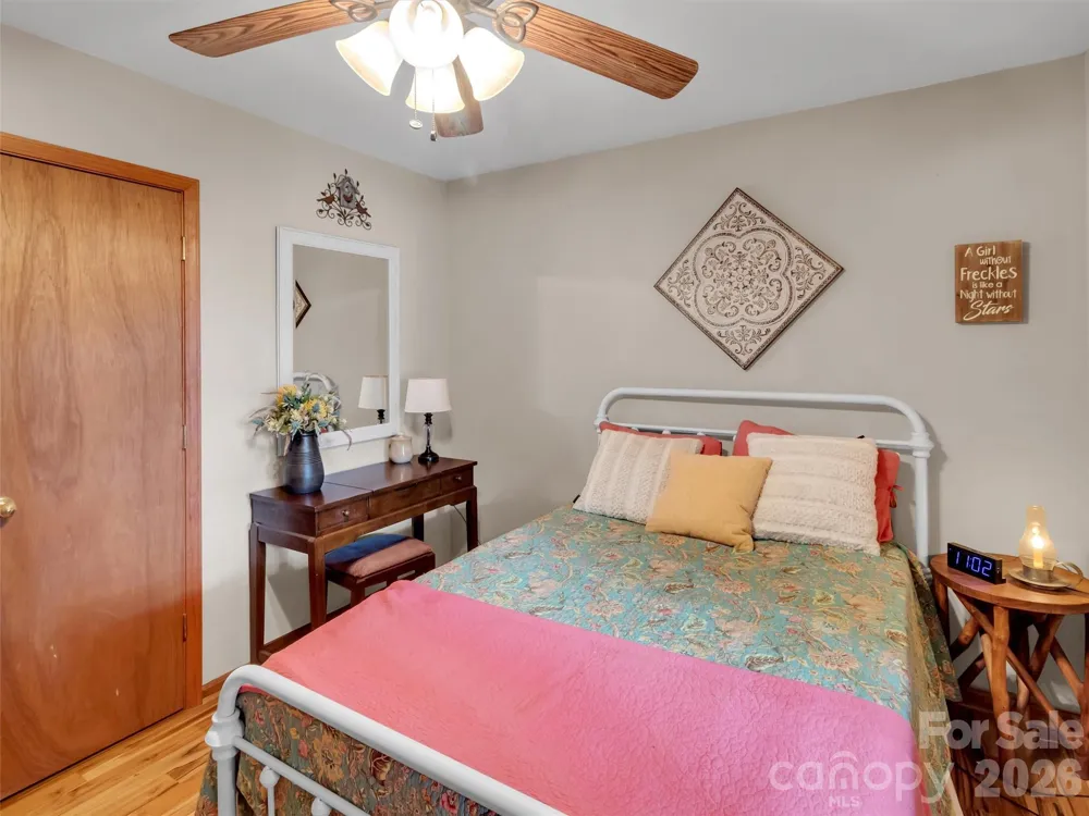 346 Wendy Way Clyde, NC 28721