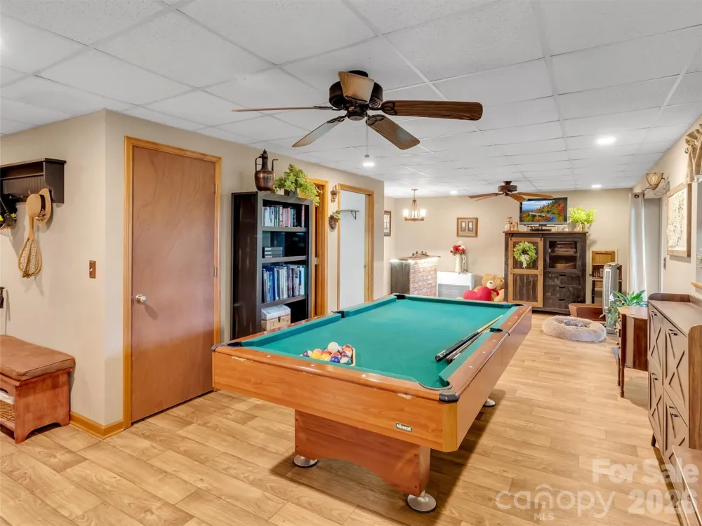 346 Wendy Way Clyde, NC 28721