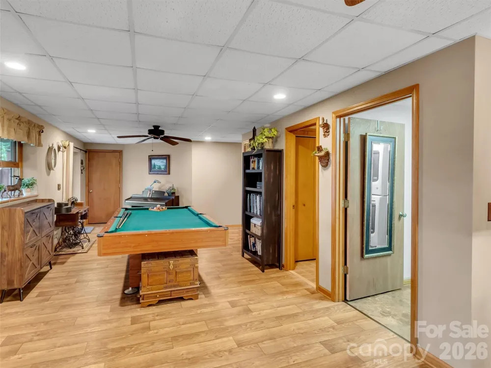 346 Wendy Way Clyde, NC 28721