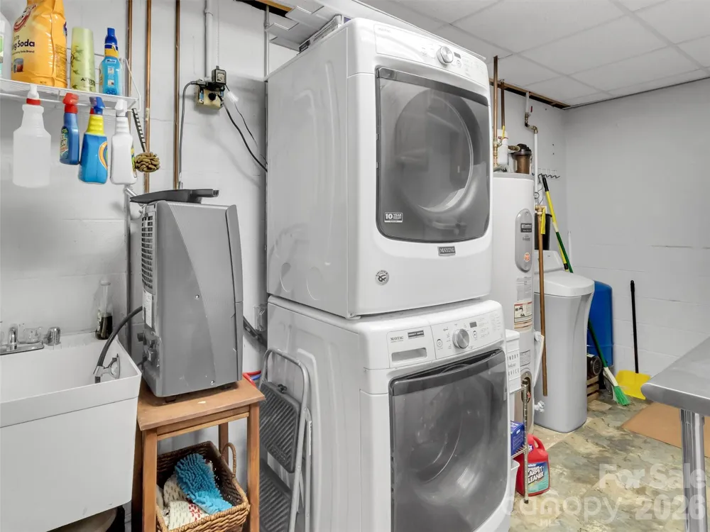 346 Wendy Way Clyde, NC 28721