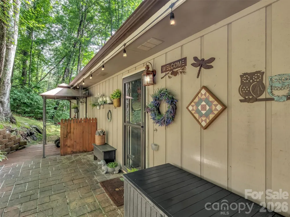346 Wendy Way Clyde, NC 28721