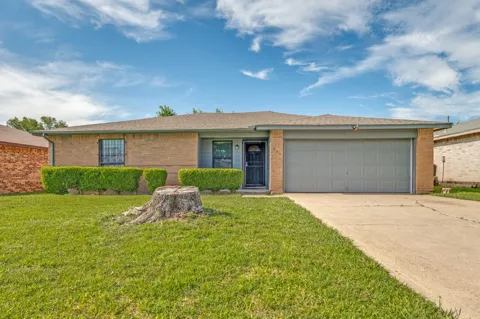 834 Apple Valley