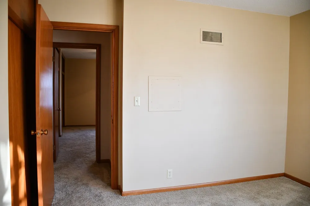1206 S Shore Drive Worthington, MN 56187