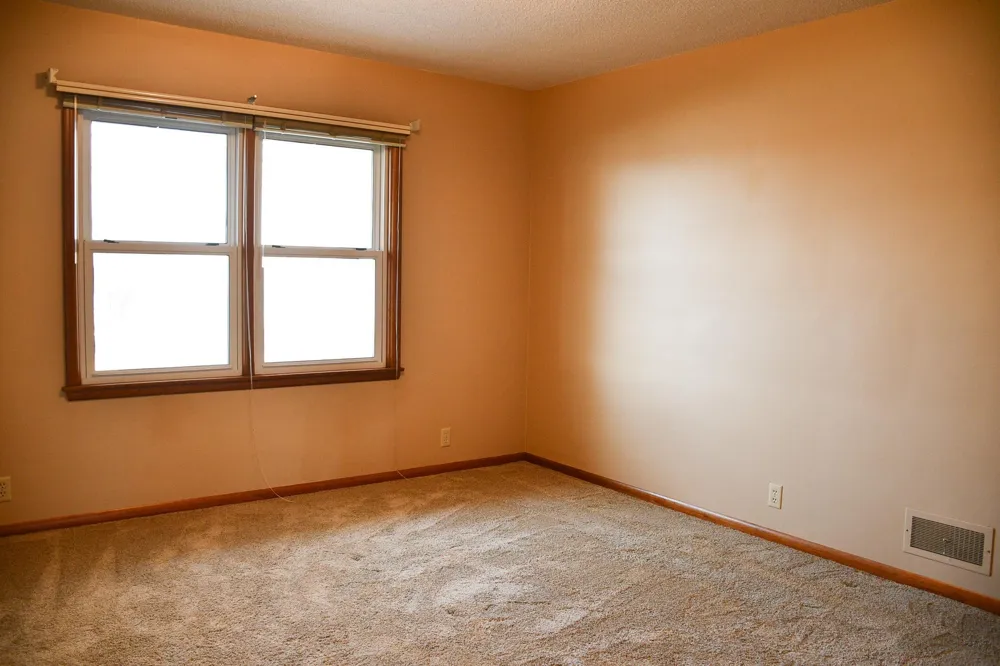 1206 S Shore Drive Worthington, MN 56187